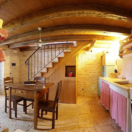 Gostinjska kuća House Parun 3*