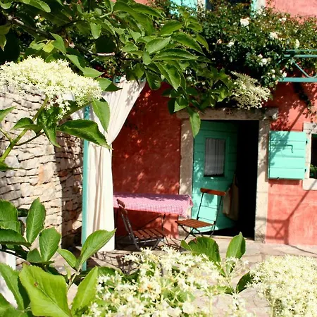 House Parun 3* Sajini