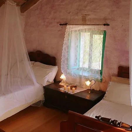 Gostinjska kuća House Parun 3*