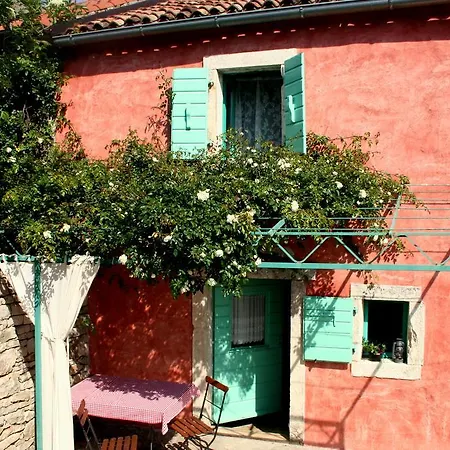 House Parun 3* Šajini